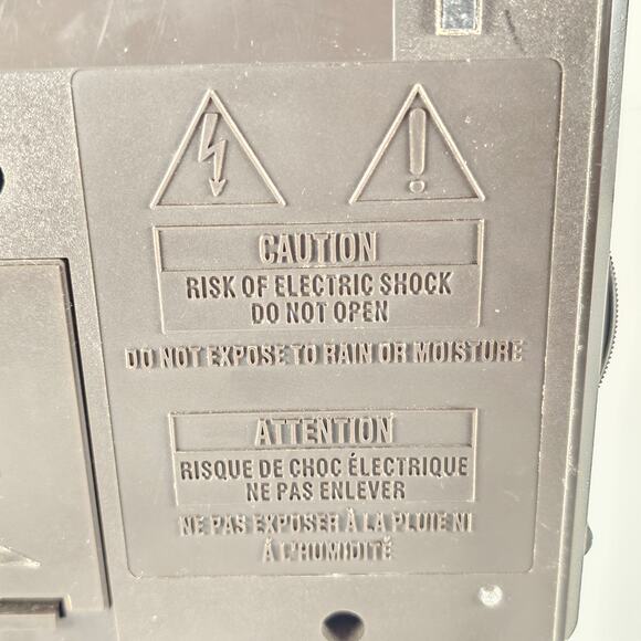 Vintage AM/FM Digital Alarm Clock Radio Woodgrain 1980s Works Tested GE 7-4616B - Picture 9 of 16